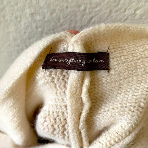 Do Everything in Love, cream shawl, faux fur trim, one size - Picture 3 of 4